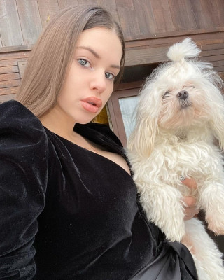 Александра Артемова пожаловалась на собаку!