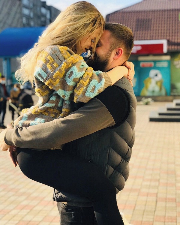 Новая девушка Виктора Литвинова!