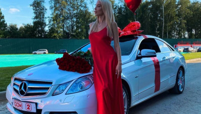 Уманский подарил Паршиной Мерседес
