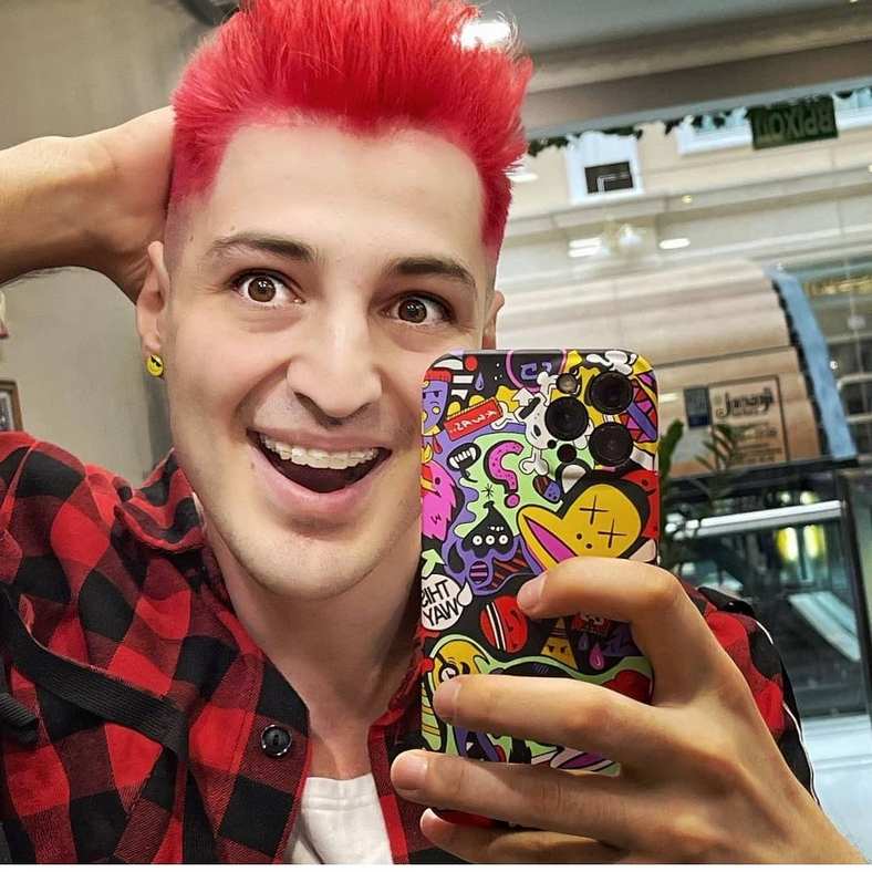 Оганесяна выгоняют из дома из-за прически